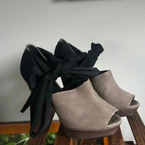 All 7 Marked Radley Ombre Ankle Wrap Tie Heels - Picture 1 of 9